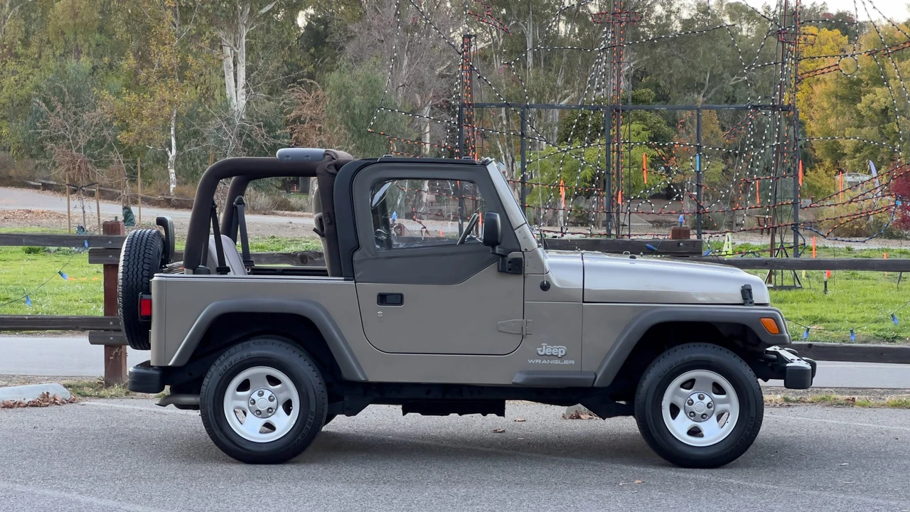 2005 Jeep TJ Wrangler - Image 12 of 31