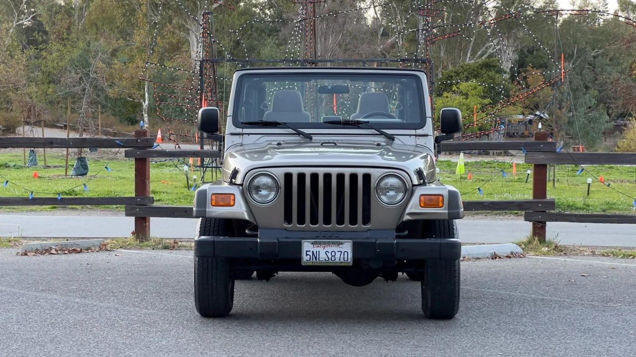 2005 Jeep TJ Wrangler - Image 2 of 31