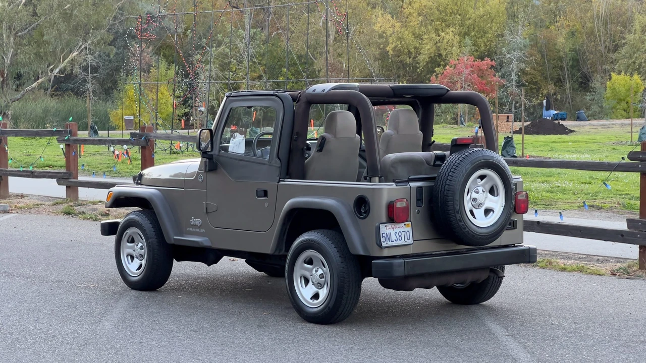 2005 Jeep TJ Wrangler - Image 25 of 31