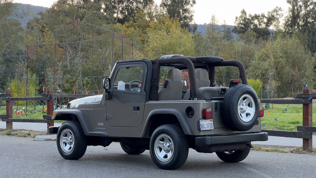 2005 Jeep TJ Wrangler - Image 27 of 31