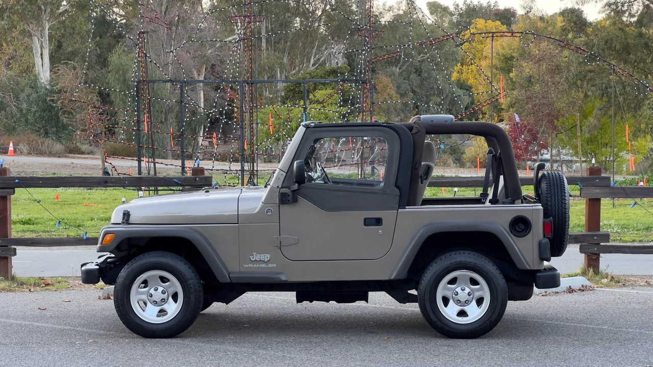 2005 Jeep TJ Wrangler - Image 28 of 31