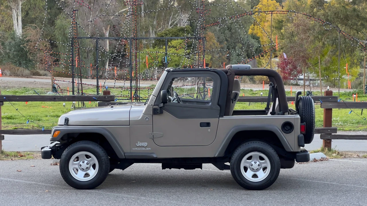 2005 Jeep TJ Wrangler - Image 29 of 31