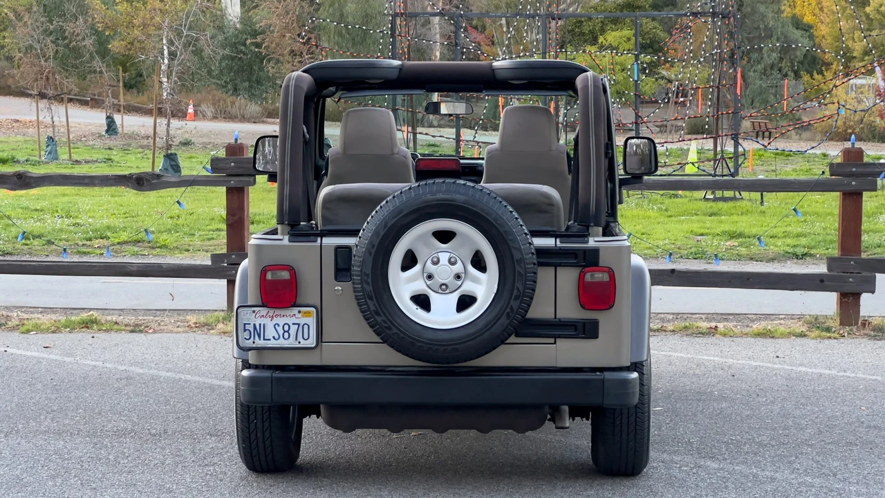 2005 Jeep TJ Wrangler - Image 19 of 31