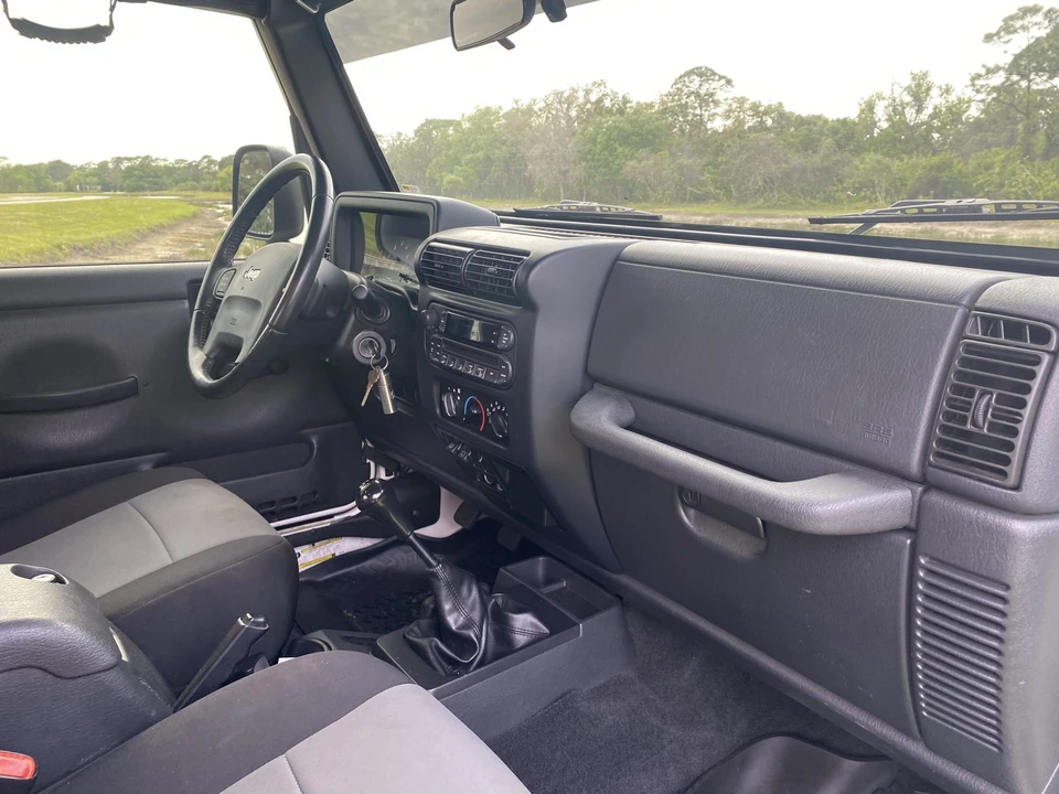 2005 Jeep TJ Wrangler - Image 25 of 31