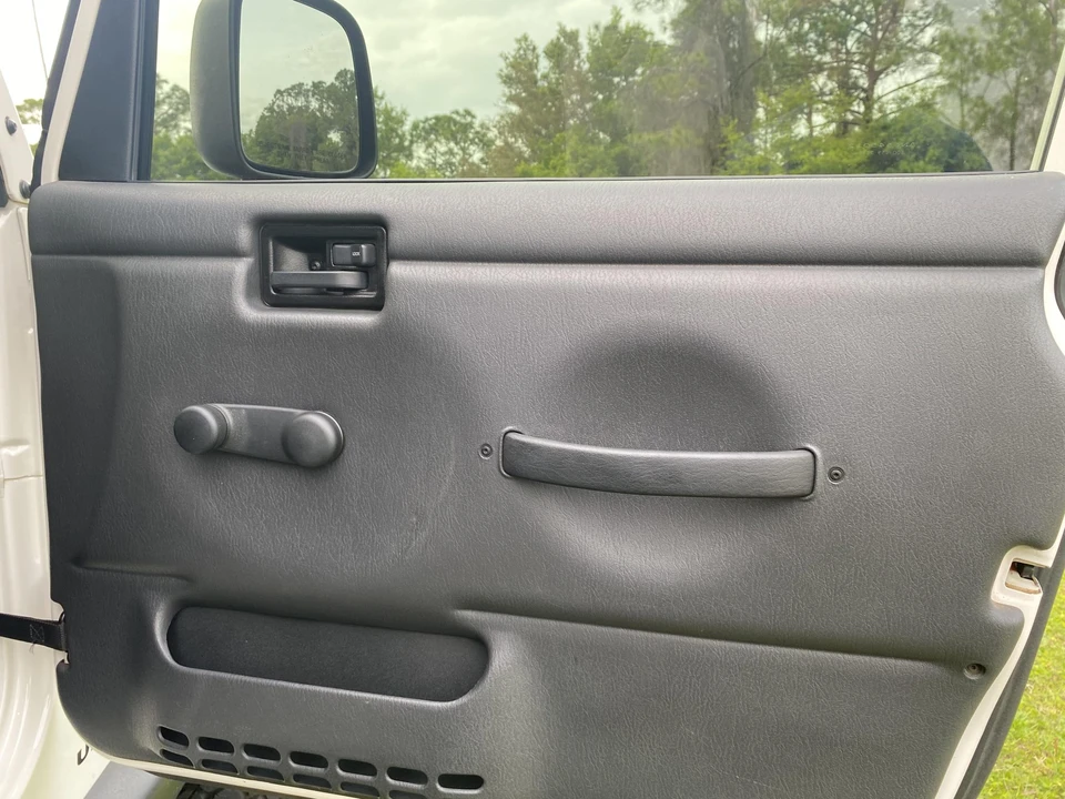 2005 Jeep TJ Wrangler - Image 24 of 31