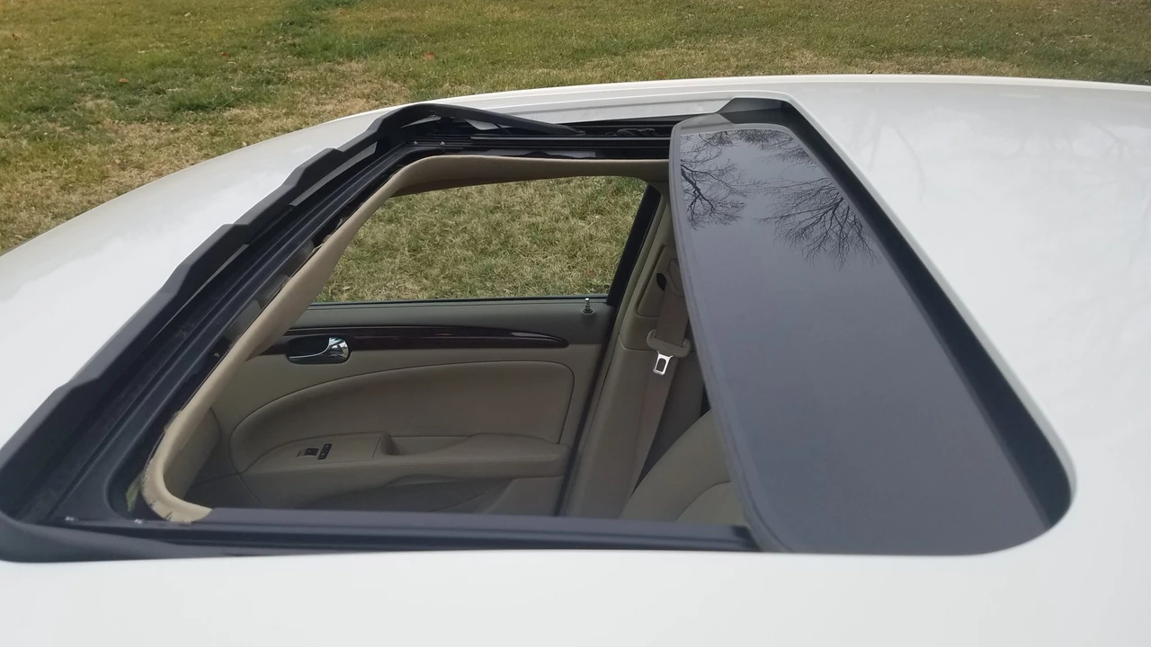 2006 Buick Lucerne - Image 24 of 31