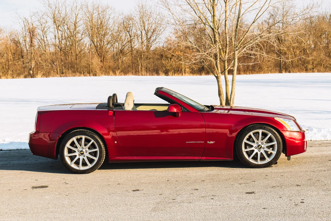 2006 Cadillac XLR-V - Image 23 of 31