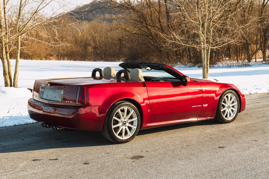 2006 Cadillac XLR-V - Image 19 of 31