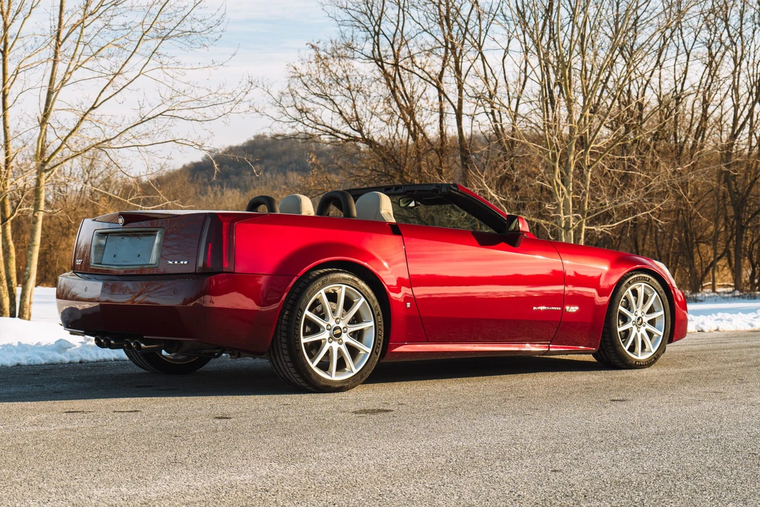 2006 Cadillac XLR-V - Image 18 of 31