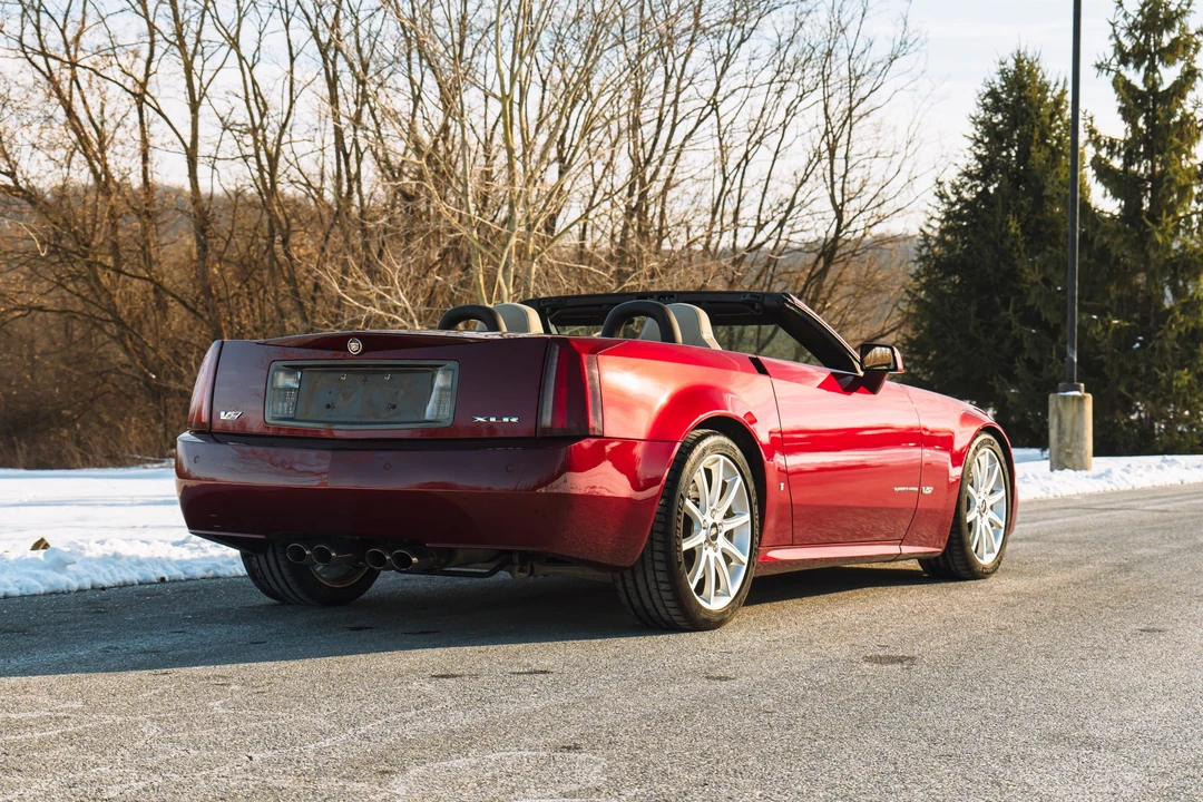 2006 Cadillac XLR-V - Image 16 of 31