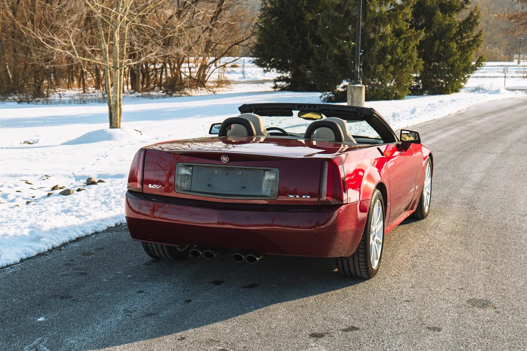 2006 Cadillac XLR-V - Image 15 of 31