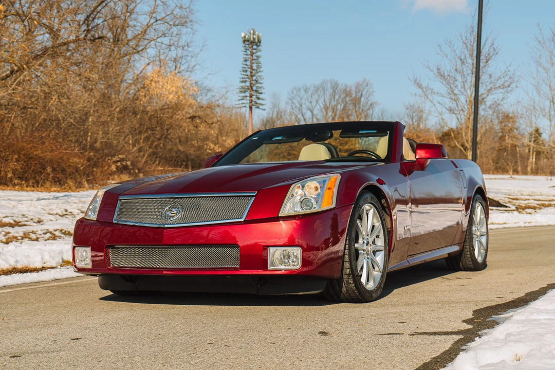 2006 Cadillac XLR-V - Image 3 of 31