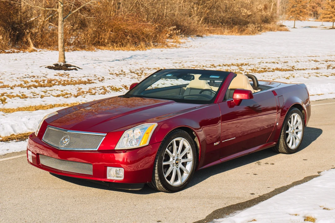 2006 Cadillac XLR-V - Image 4 of 31
