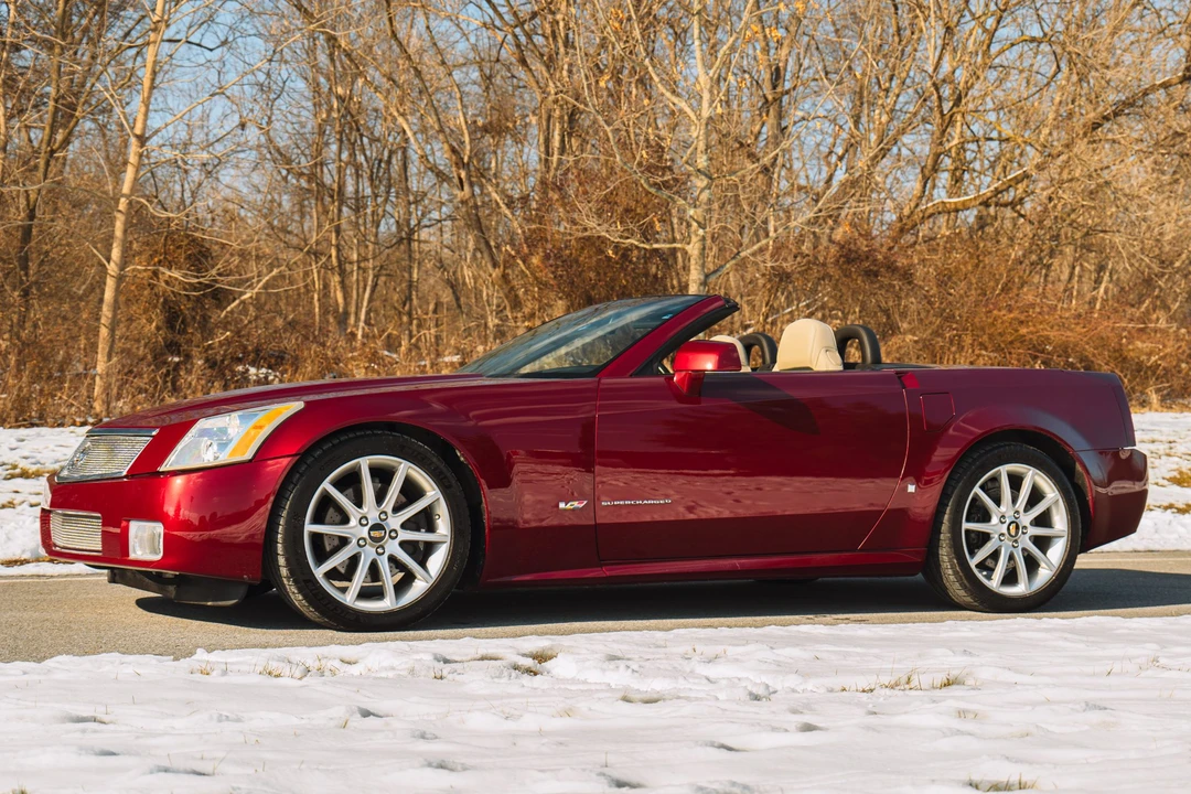 2006 Cadillac XLR-V - Image 7 of 31