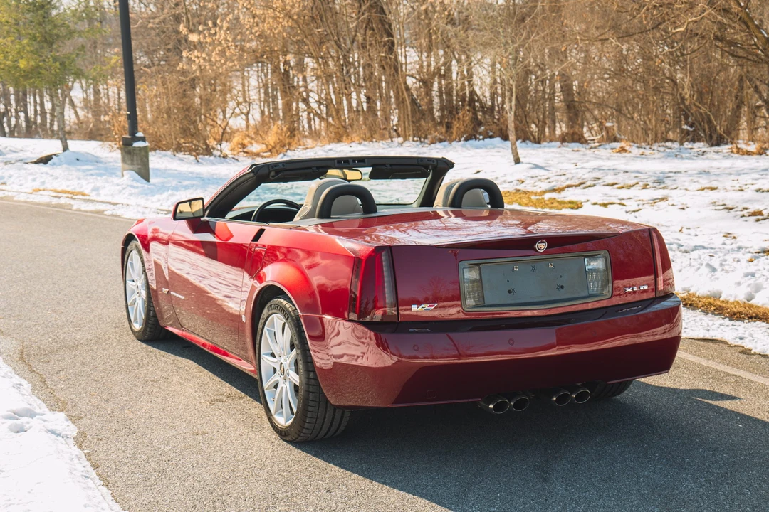 2006 Cadillac XLR-V - Image 10 of 31