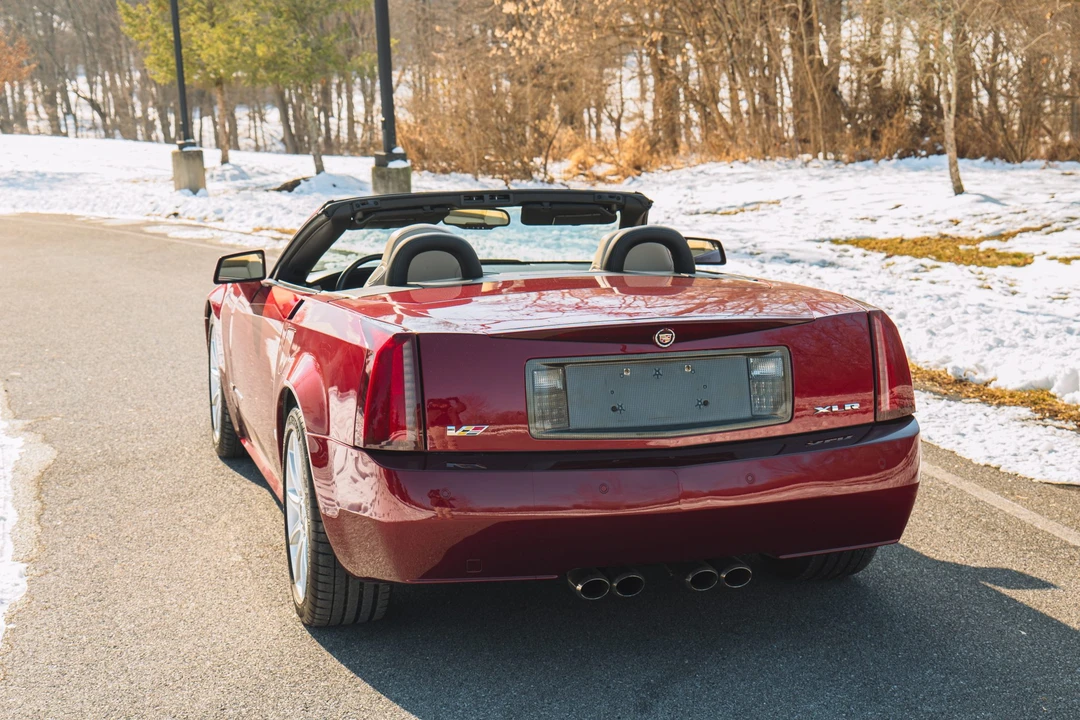 2006 Cadillac XLR-V - Image 12 of 31