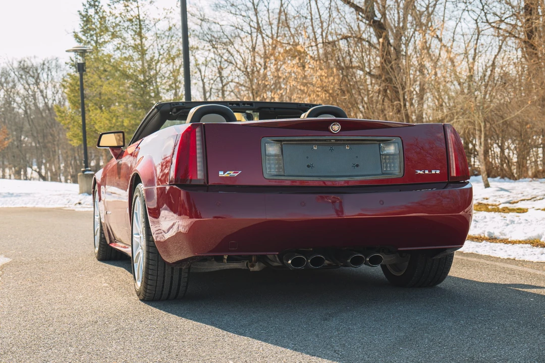 2006 Cadillac XLR-V - Image 13 of 31