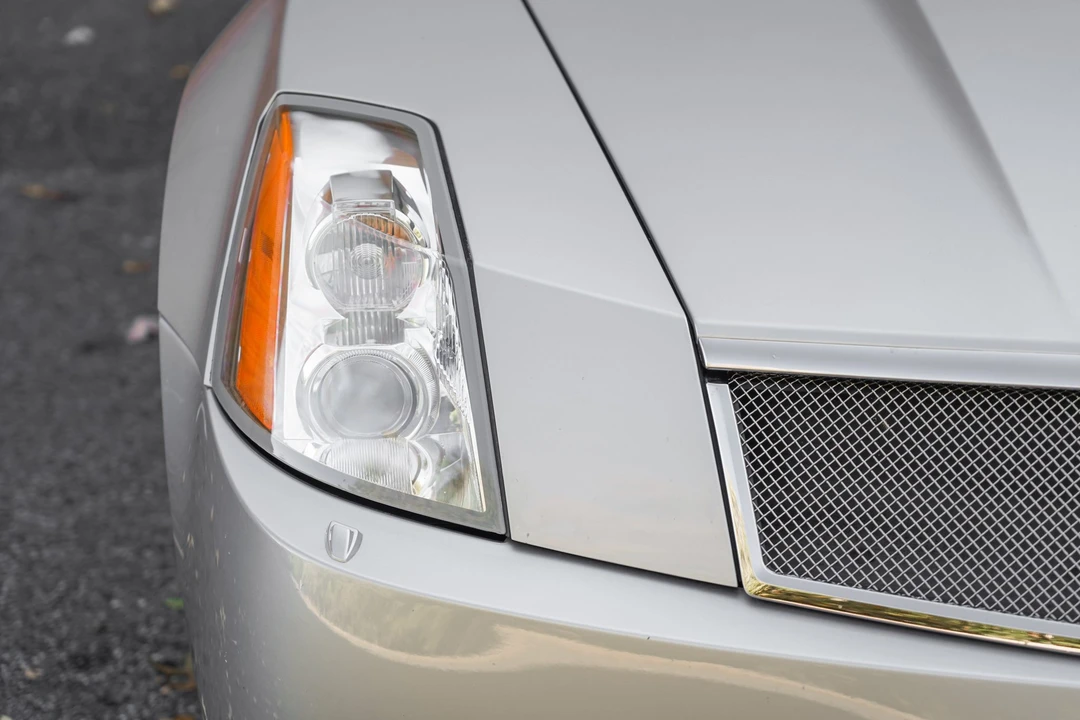 2006 Cadillac XLR-V - Image 24 of 31