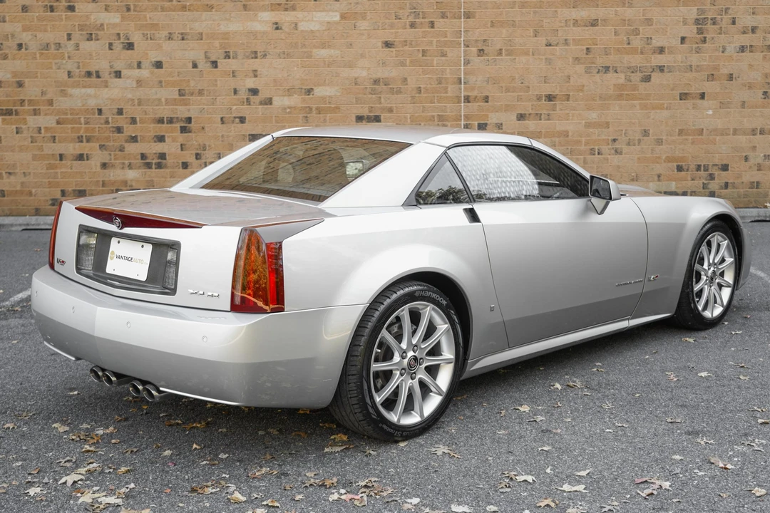 2006 Cadillac XLR-V - Image 14 of 31