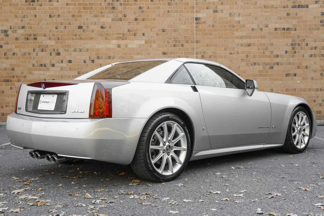 2006 Cadillac XLR-V - Image 13 of 31