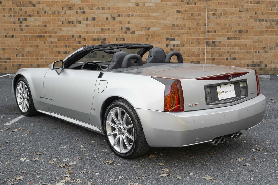 2006 Cadillac XLR-V - Image 8 of 31
