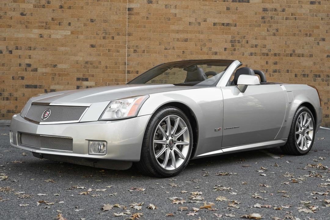 2006 Cadillac XLR-V - Image 4 of 31