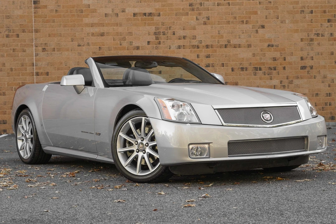 2006 Cadillac XLR-V - Image 18 of 31
