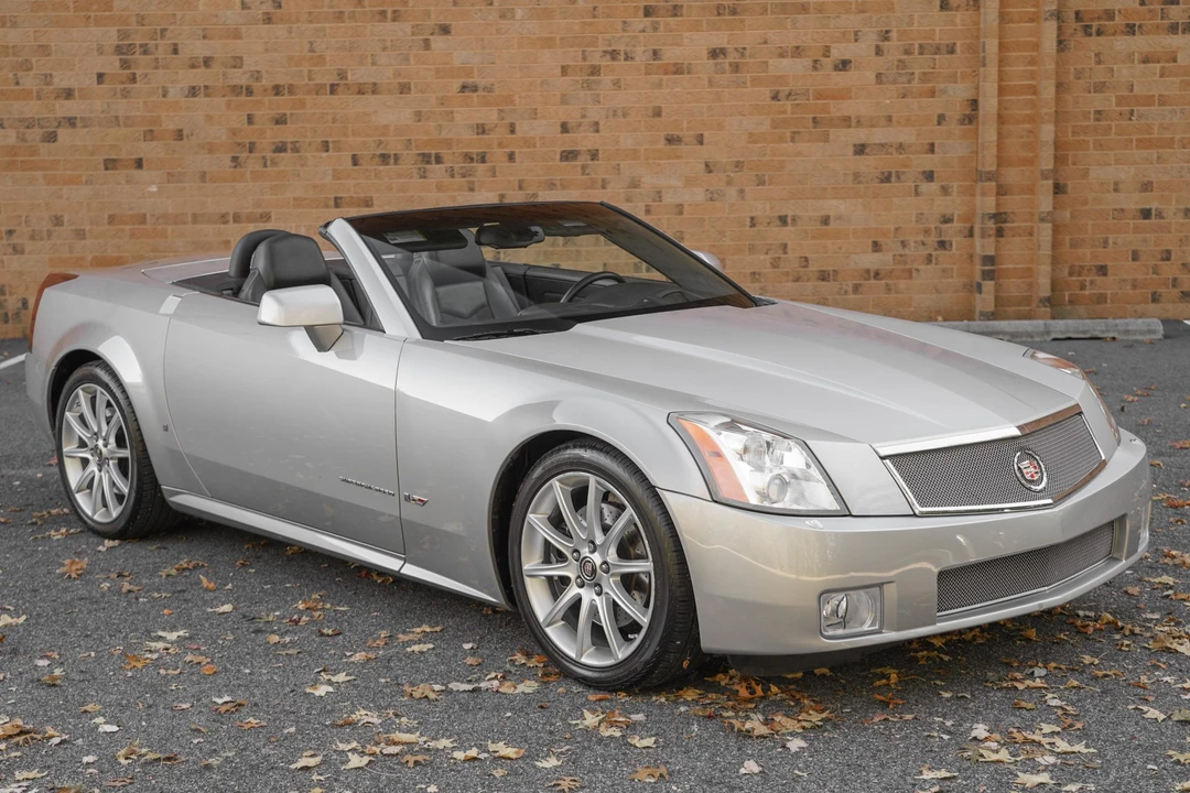 2006 Cadillac XLR-V - Image 17 of 31