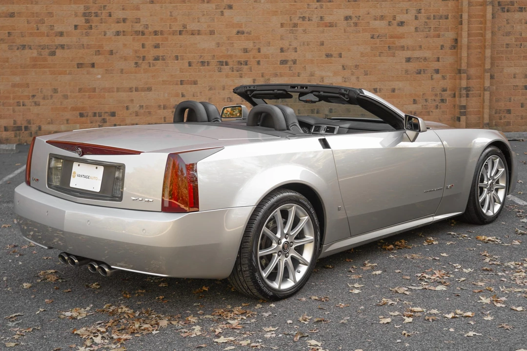 2006 Cadillac XLR-V - Image 12 of 31