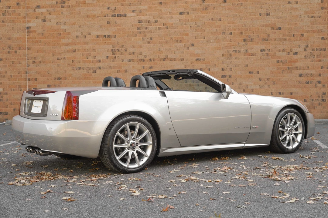 2006 Cadillac XLR-V - Image 11 of 31