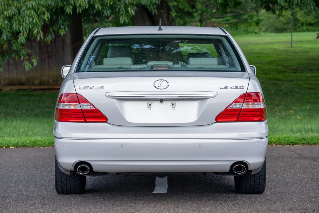 2006 Lexus LS 3rd Gen - Image 12 of 31