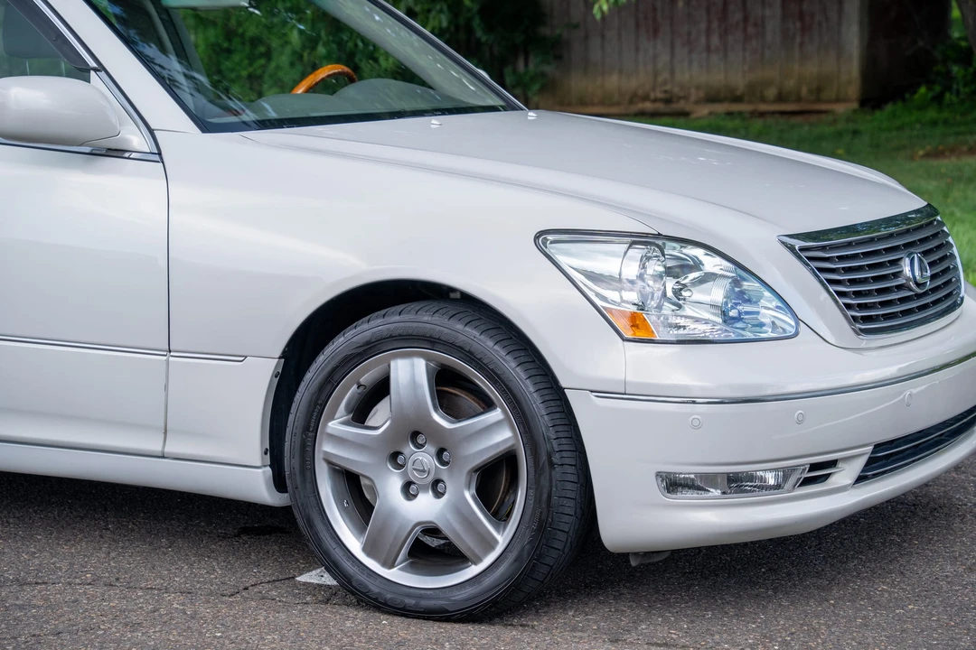2006 Lexus LS 3rd Gen - Image 22 of 31