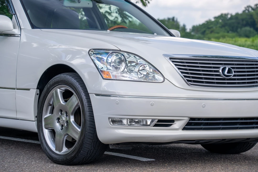 2006 Lexus LS 3rd Gen - Image 23 of 31