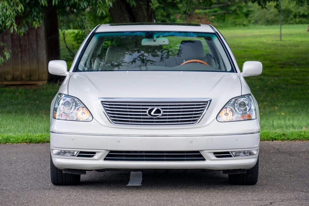 2006 Lexus LS 3rd Gen - Image 3 of 31