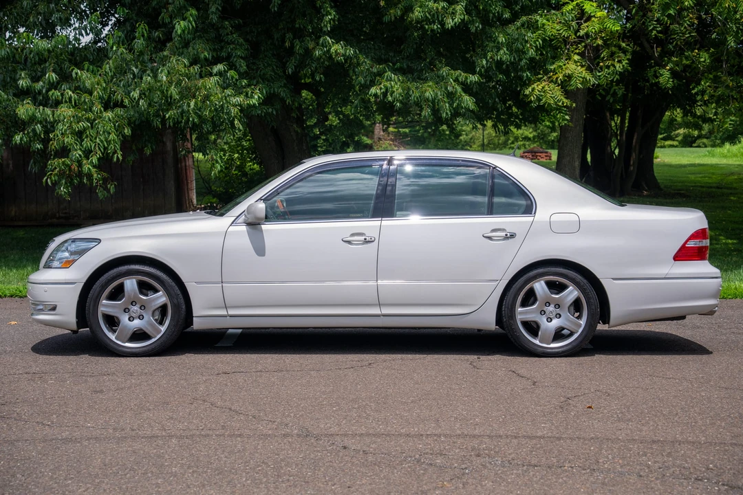 2006 Lexus LS 3rd Gen - Image 9 of 31