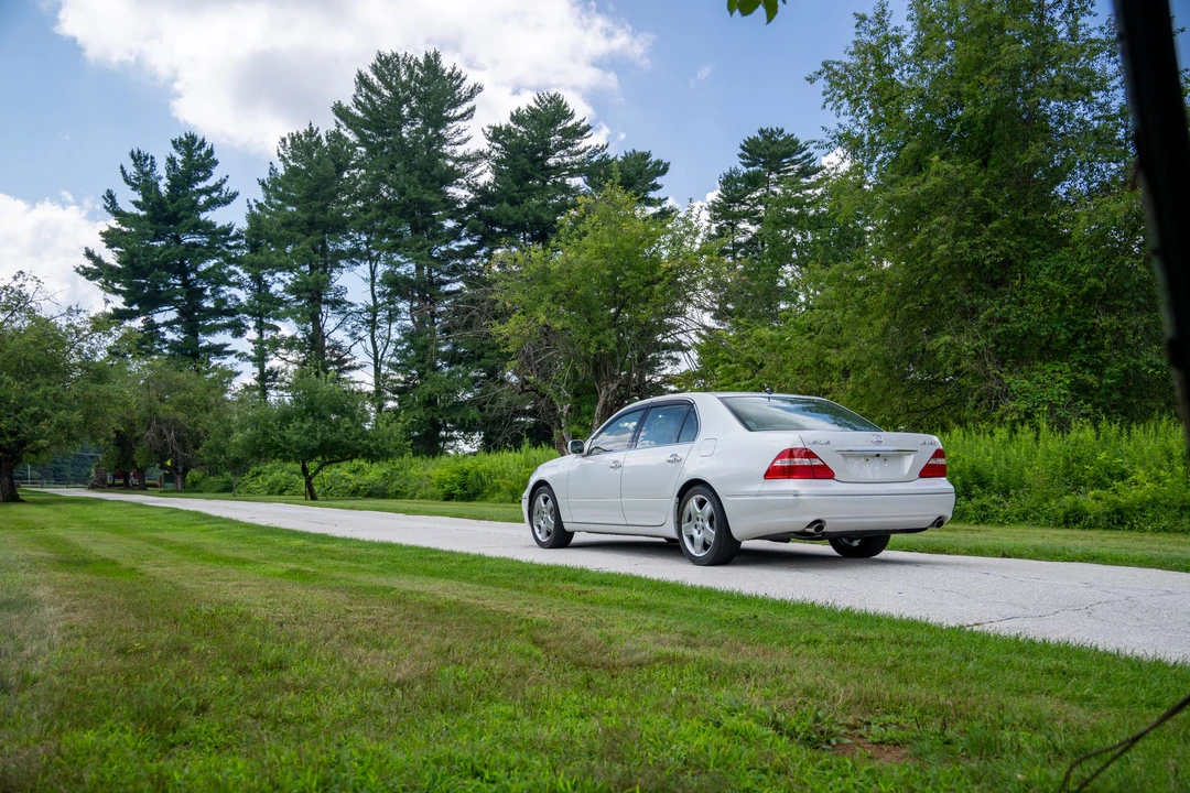 2006 Lexus LS 3rd Gen - Image 8 of 31