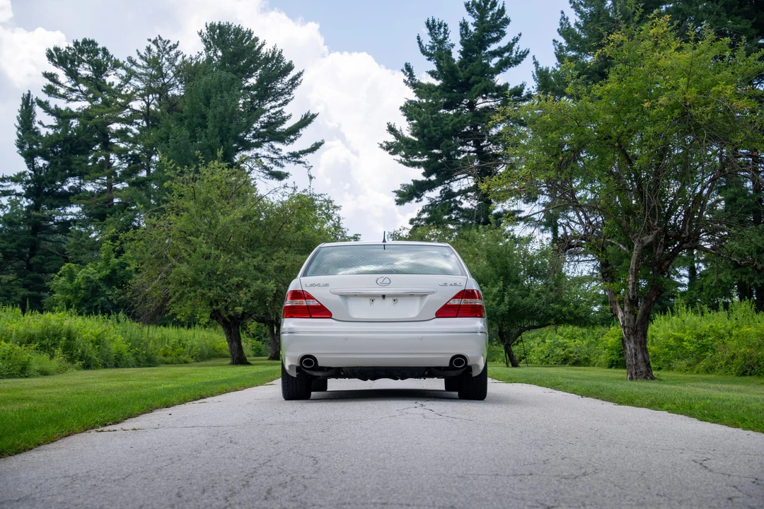 2006 Lexus LS 3rd Gen - Image 13 of 31