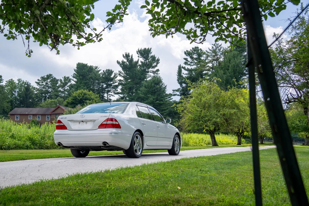 2006 Lexus LS 3rd Gen - Image 15 of 31