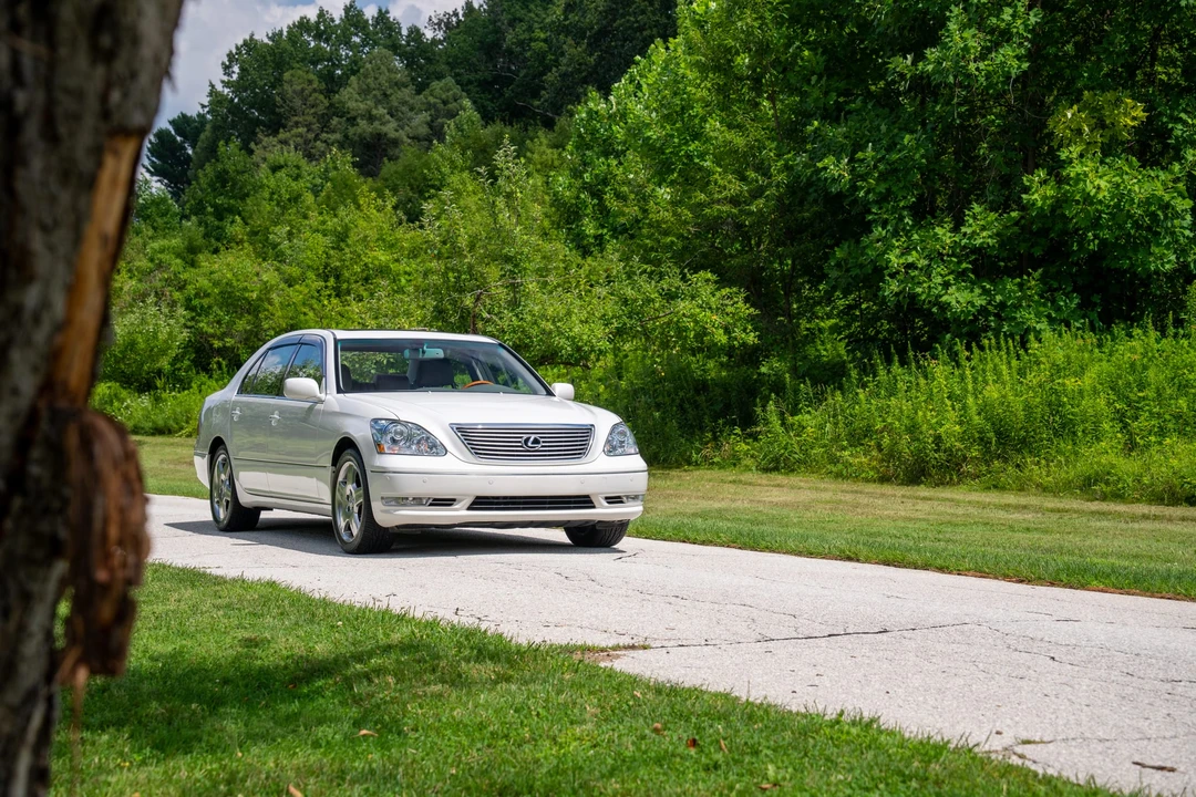 2006 Lexus LS 3rd Gen - Image 20 of 31