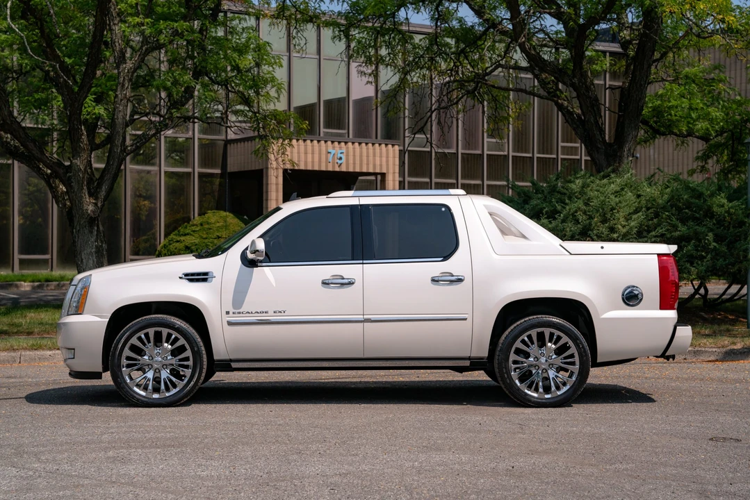 2007 Cadillac Escalade & EXT 3rd Gen - Image 10 of 31