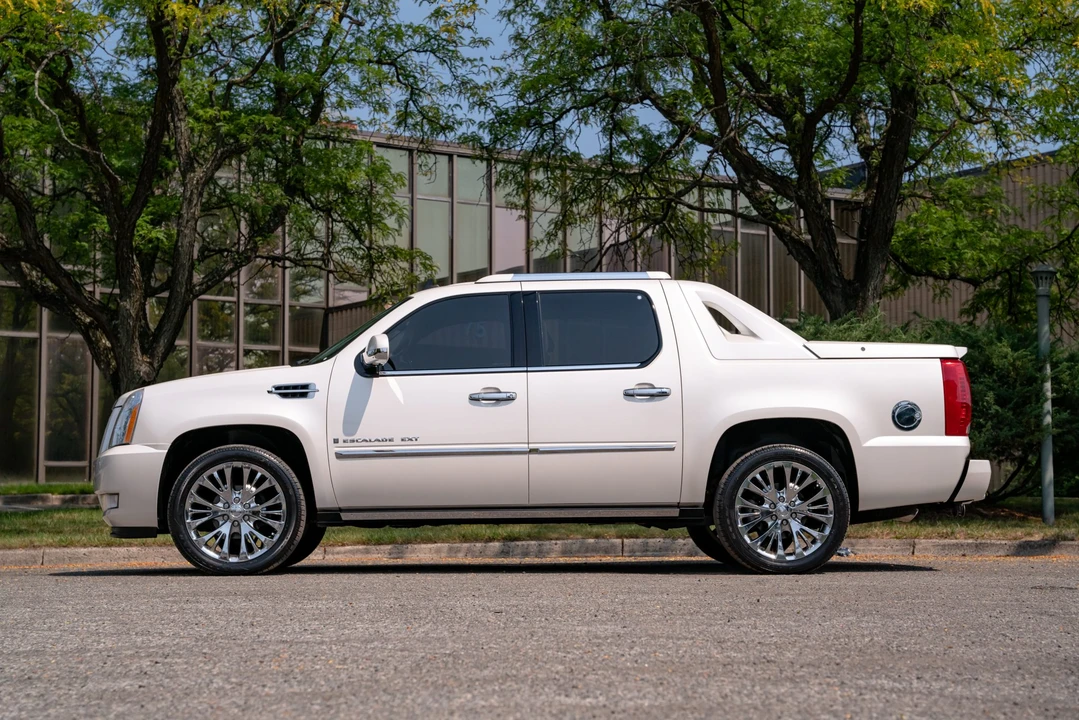 2007 Cadillac Escalade & EXT 3rd Gen - Image 9 of 31