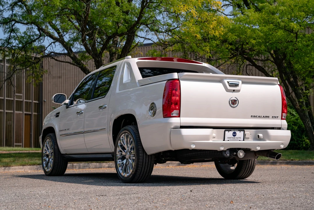 2007 Cadillac Escalade & EXT 3rd Gen - Image 12 of 31