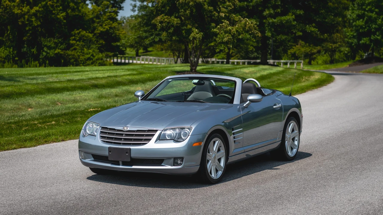 2008 Chrysler Crossfire - Image 2 of 31