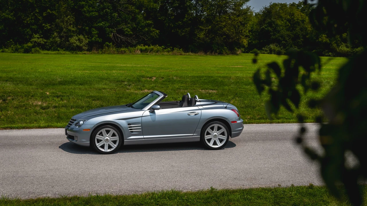 2008 Chrysler Crossfire - Image 12 of 31