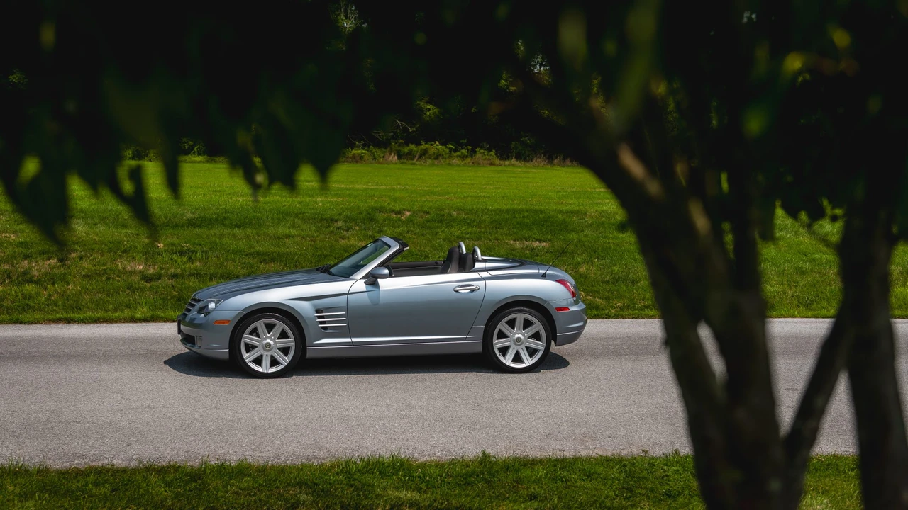 2008 Chrysler Crossfire - Image 11 of 31