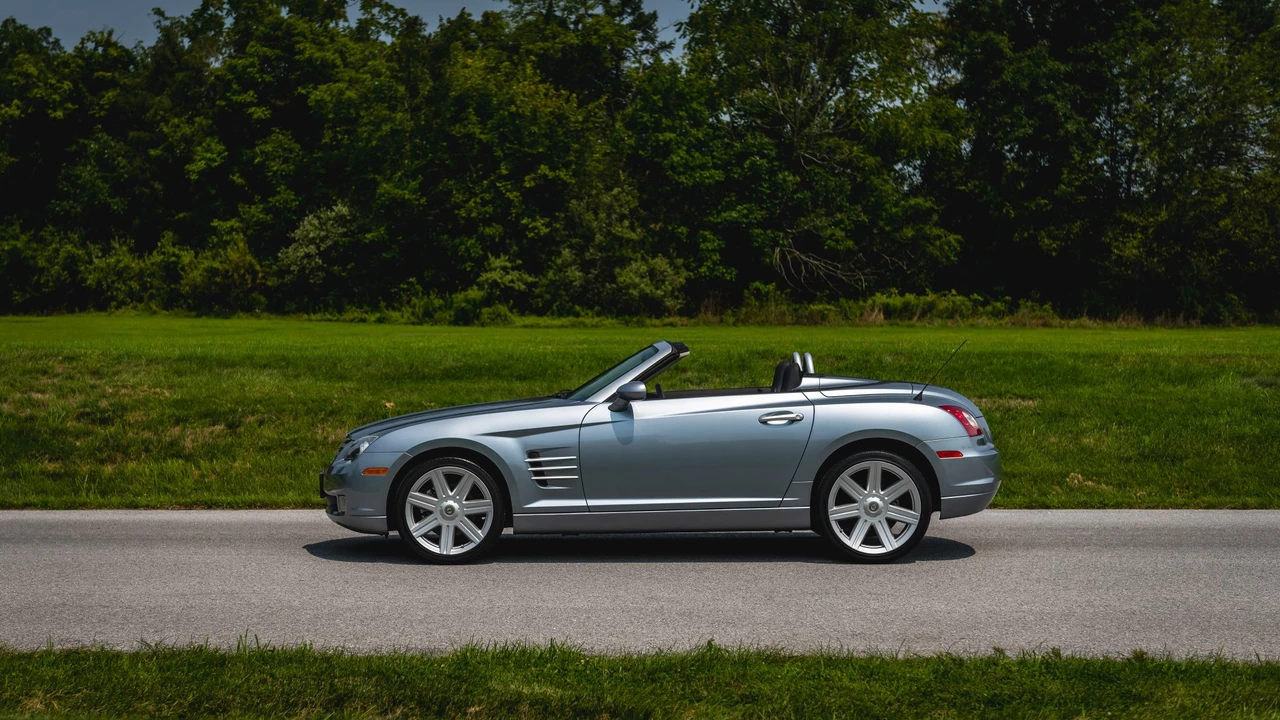 2008 Chrysler Crossfire - Image 9 of 31