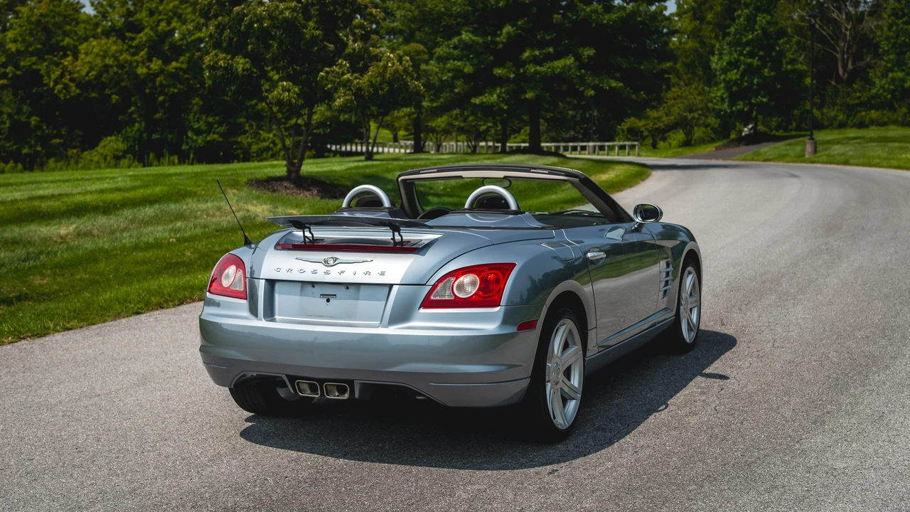2008 Chrysler Crossfire - Image 29 of 31