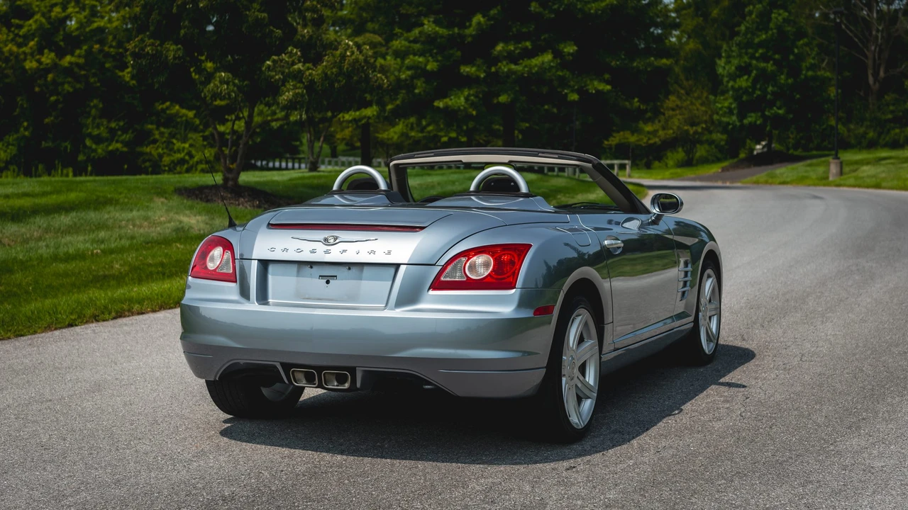 2008 Chrysler Crossfire - Image 28 of 31