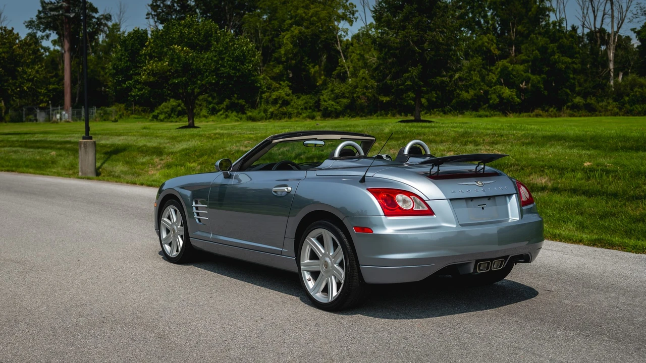 2008 Chrysler Crossfire - Image 18 of 31