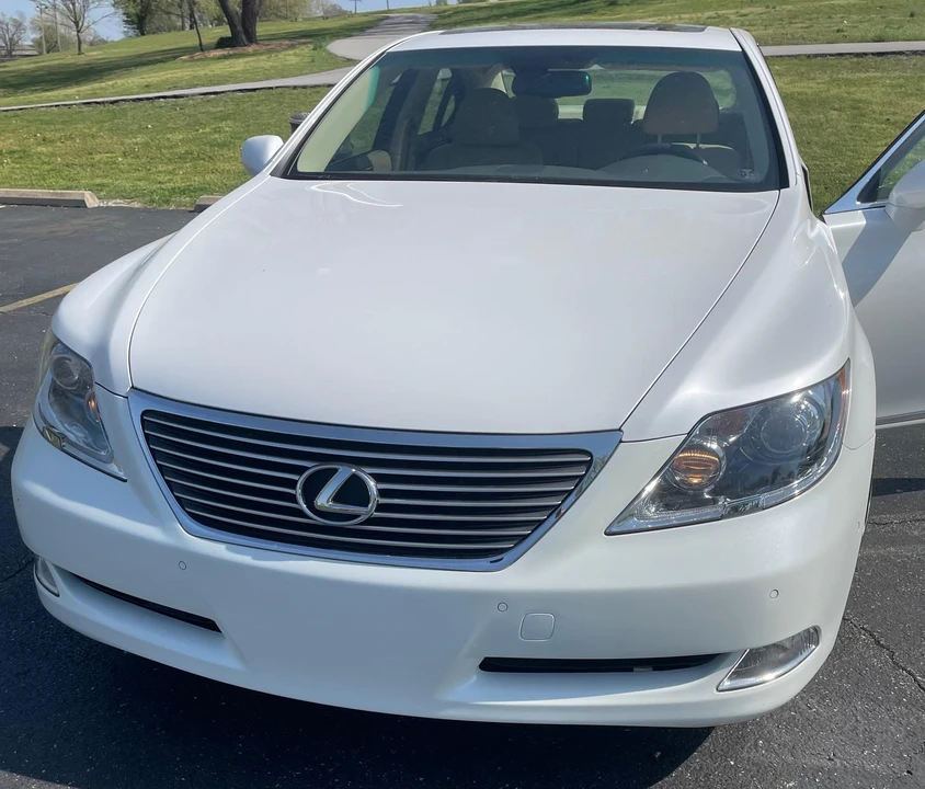 2008 Lexus LS 4th Gen - Image 4 of 31